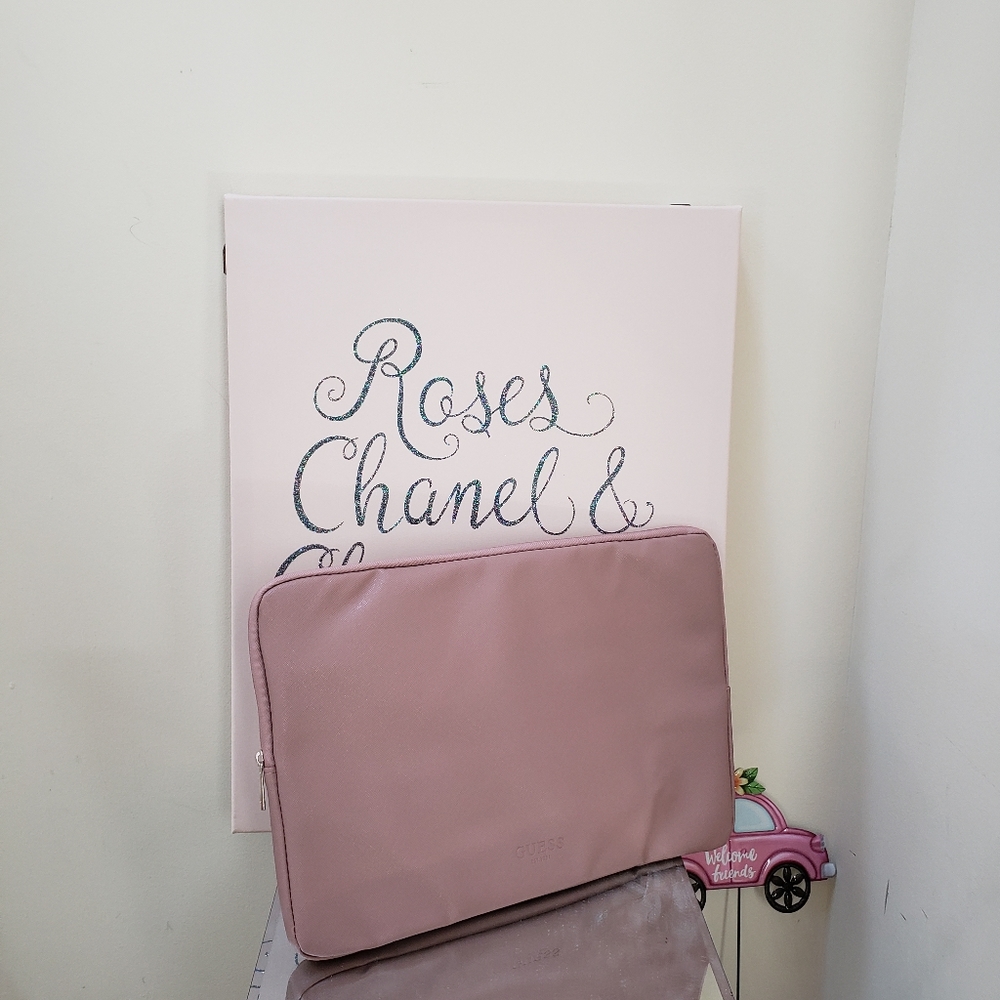 GUESS SLIM PINK LAPTOP BAG - Picture 1 of 6